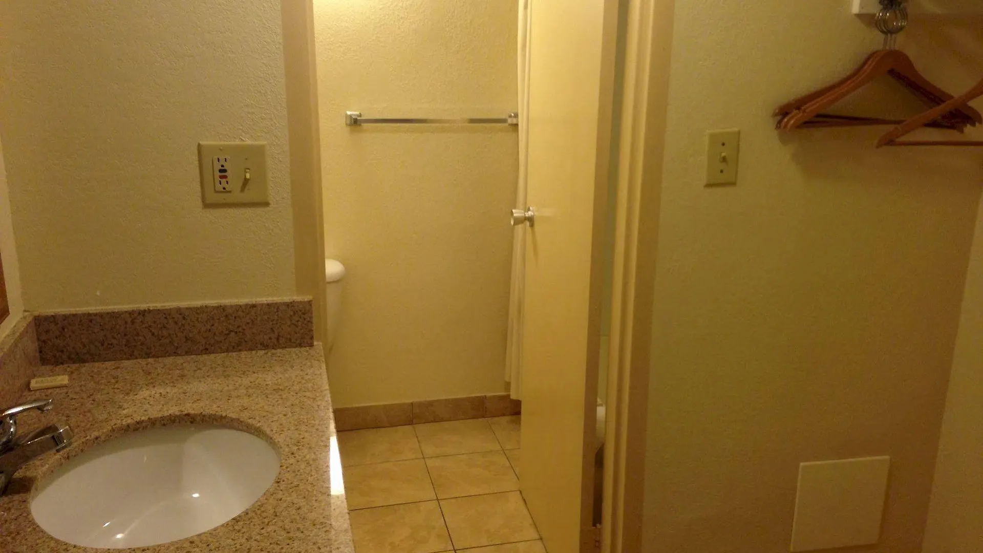 Diamond Inn & Suites Richmond 2*,