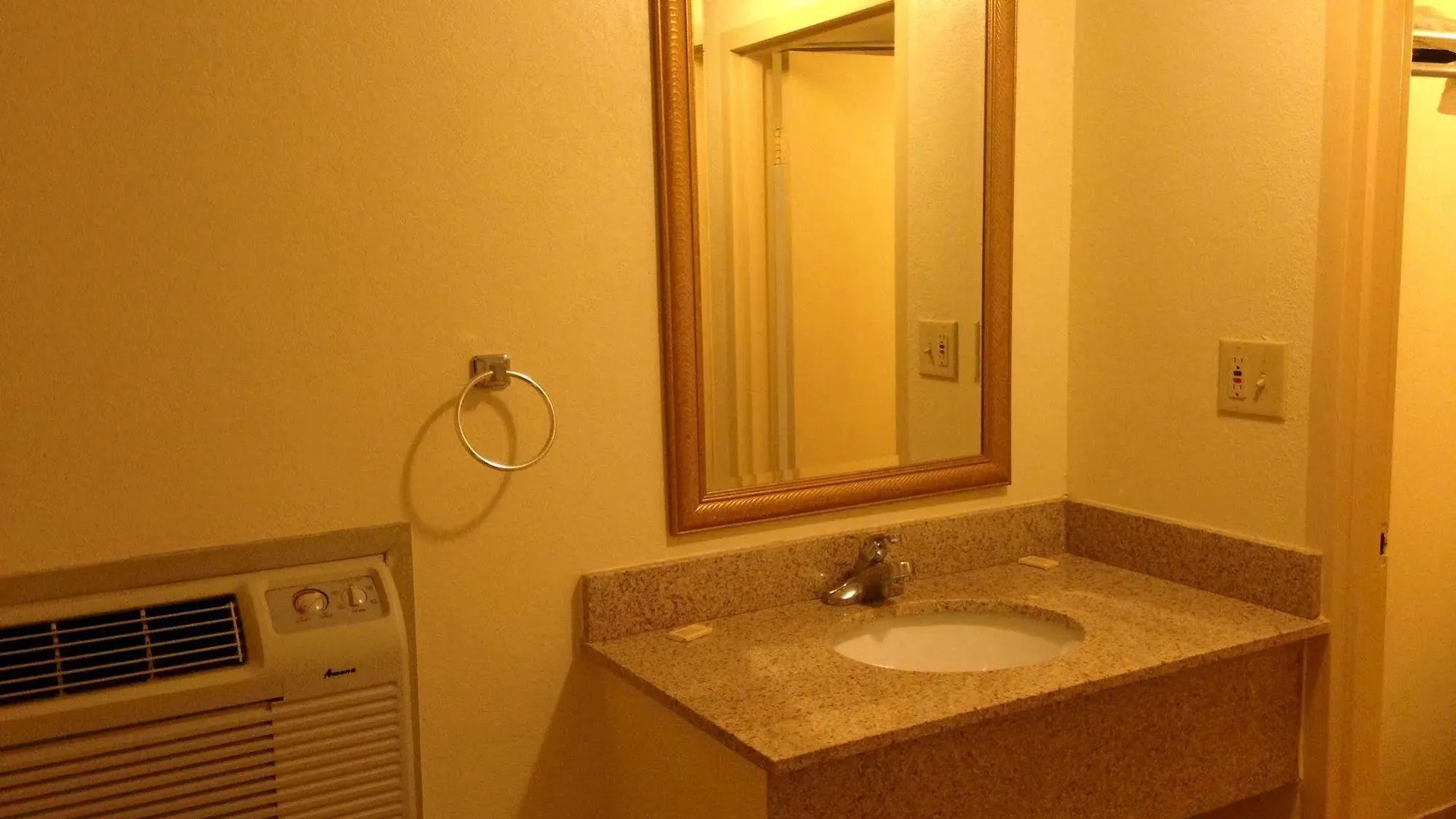 Diamond Inn & Suites Richmond 2*,  USA